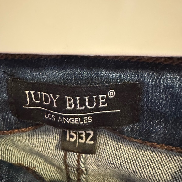 Judy Blue Straight Leg Slim fit - Picture 2 of 6